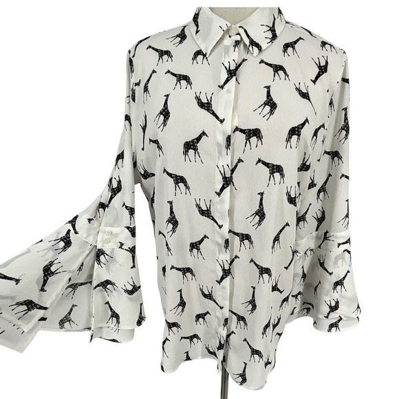 Chicos Womens White Black Giraffe Print Button Down Shirt Sz 1 US 8 Bell Sleeve - Picture 2 of 12